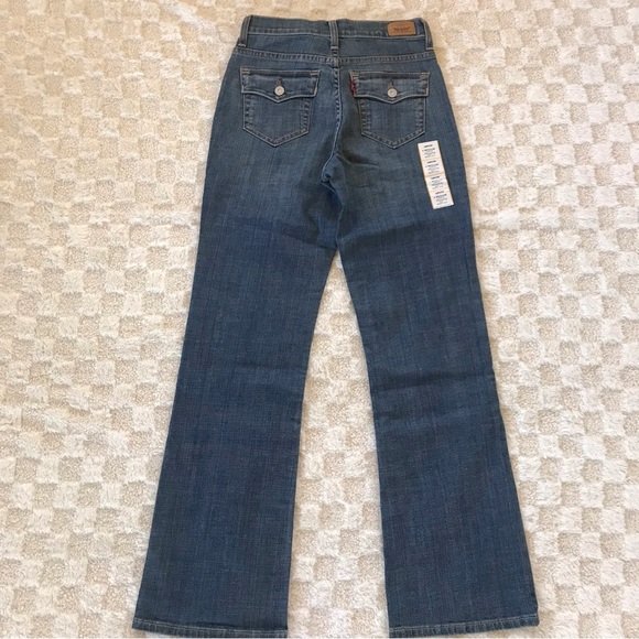 Levi's NWOT Bootcut Denim Jeans - Picture 2 of 10